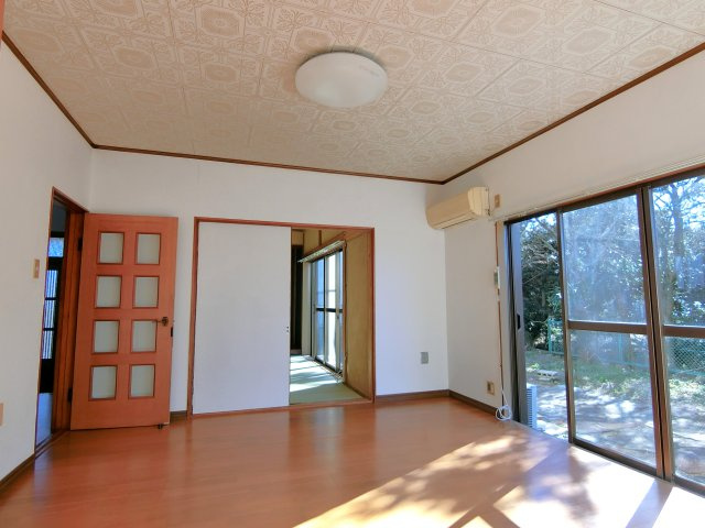 田中荒生K邸貸家の居間・リビング