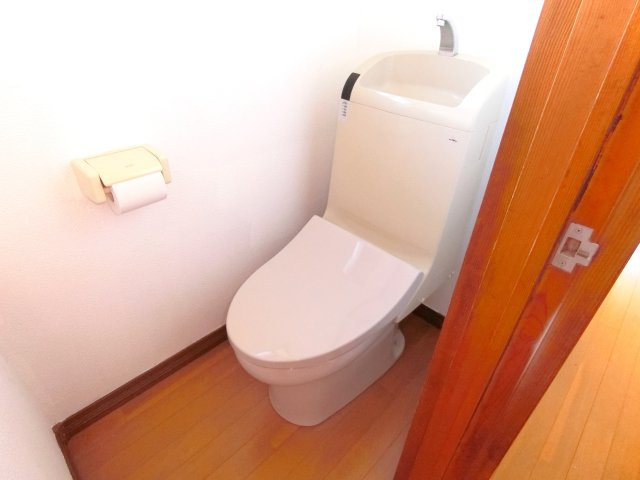 田中荒生K邸貸家のトイレ