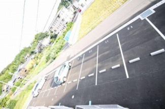 【駐車場】