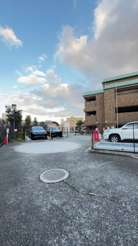 ファミールヒルズコート上甲東園の駐車場|駐車場