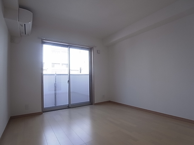 神戸市須磨区関守町２丁目のアパートの居間・リビング|室内