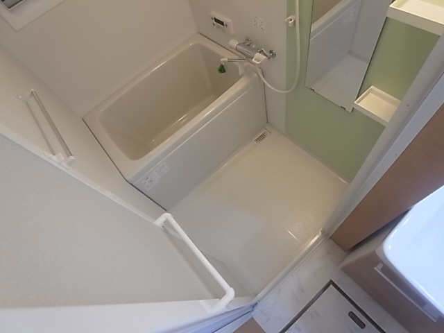 神戸市須磨区関守町２丁目のアパートの浴室|浴室