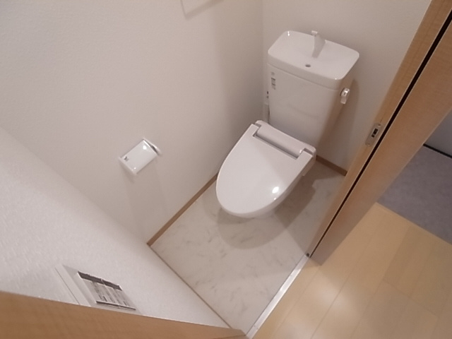 神戸市須磨区関守町２丁目のアパートのトイレ|トイレ