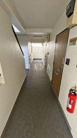 雅ビルのロビー