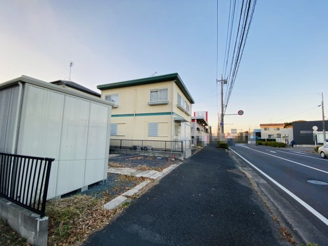 佐倉市王子台６丁目　中古戸建の前面道路含む現地写真