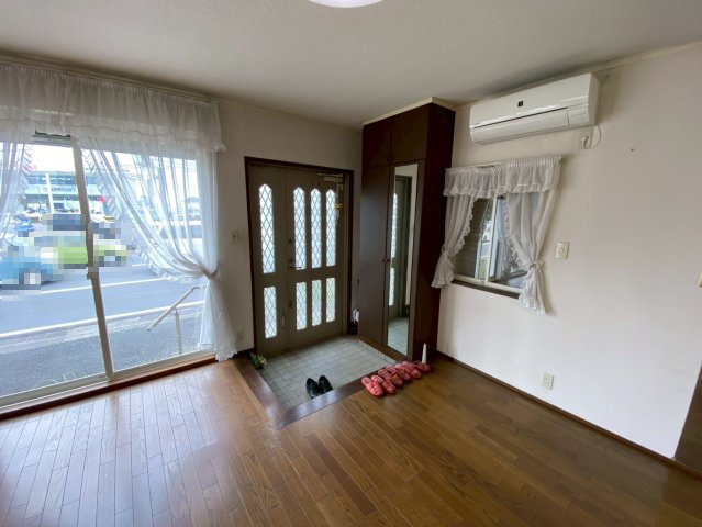 佐倉市王子台６丁目　中古戸建の玄関