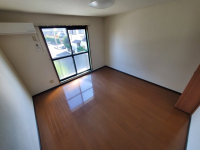 【居間・リビング】 | ラ・フーシュウ | こちらのリビングで趣味の時間をお楽しみください