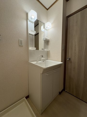 【洗面所】 | ピュアパレス | ※同物件・反転タイプの写真です。