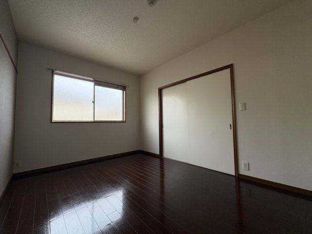 【洋室】 | ピュアパレス | ※同物件・反転タイプの写真です。