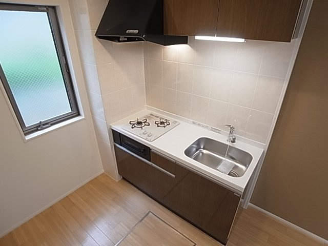 神戸市北区鈴蘭台西町４丁目のアパートのキッチン|システムキッチン（ガス２口）