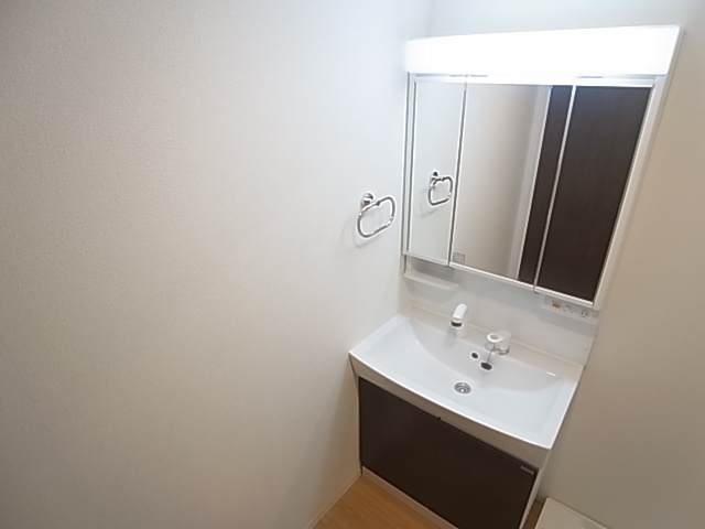 神戸市北区鈴蘭台西町４丁目のアパートの洗面所