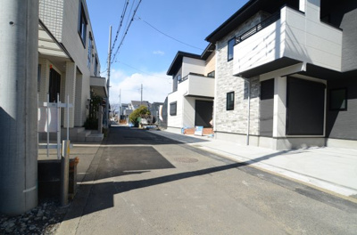 【前面道路含む現地写真】 | 海老名市上郷1丁目  新築戸建て　全4棟【仲介手数料無料】