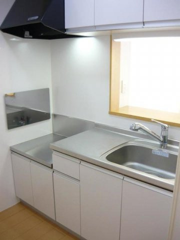 シュクレ　せがみⅡのキッチン|コンパクトなキッチンで掃除もラクラク