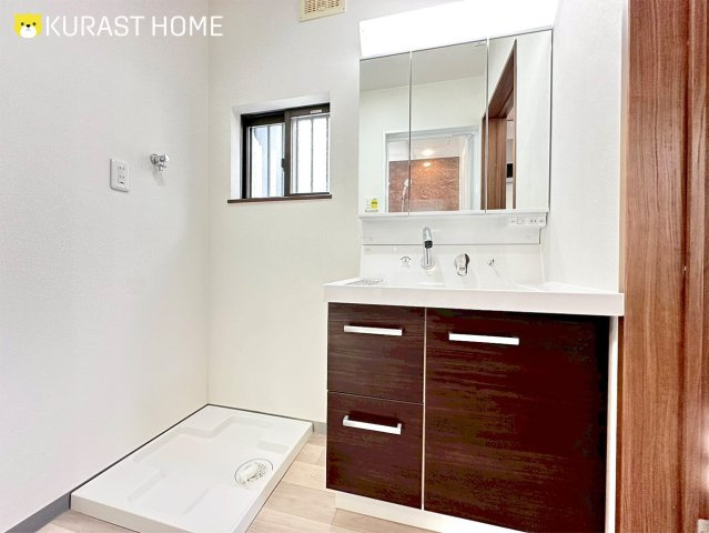 京都市伏見区久我石原町　中古戸建の独立洗面台