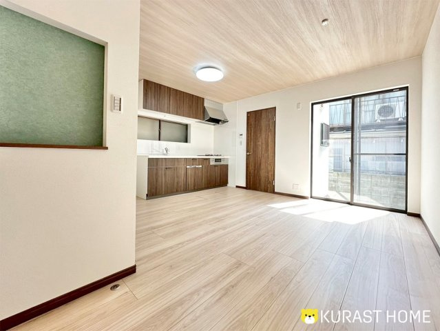 京都市伏見区久我石原町　中古戸建の居間・リビング