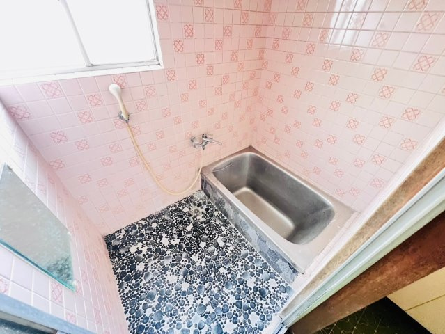 刈谷市泉田町貸店舗の浴室