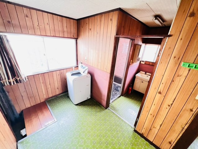 刈谷市泉田町貸店舗の内装