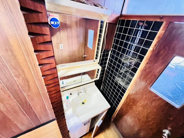 刈谷市泉田町貸店舗の洗面所