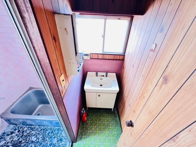 刈谷市泉田町貸店舗の洗面所