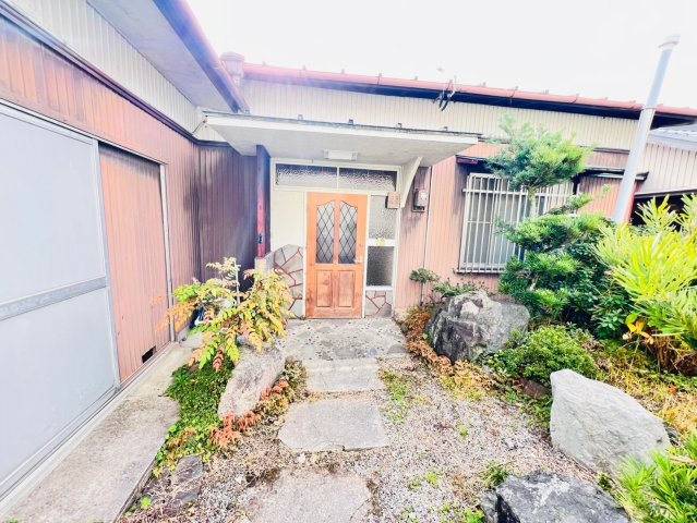 刈谷市泉田町貸店舗の庭