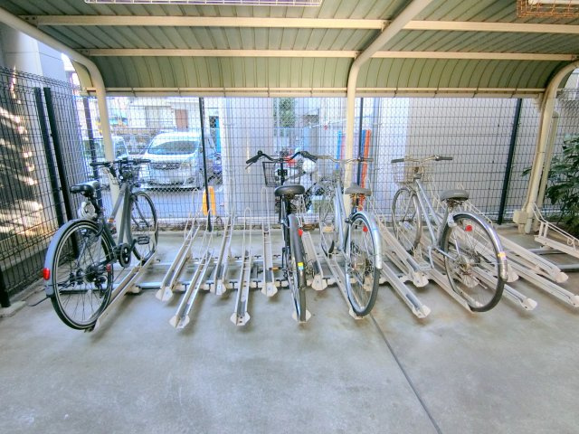 The Valesia 蒲田 Cityのその他共用部分|屋根付きの駐輪場