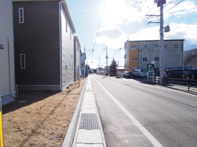【前面道路含む現地写真】 | Cradle garden　桑折町第１　１号棟