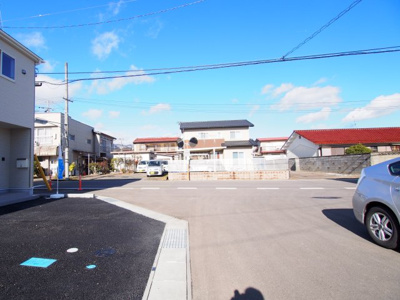 【前面道路含む現地写真】 | Cradle garden　桑折町第１　１号棟