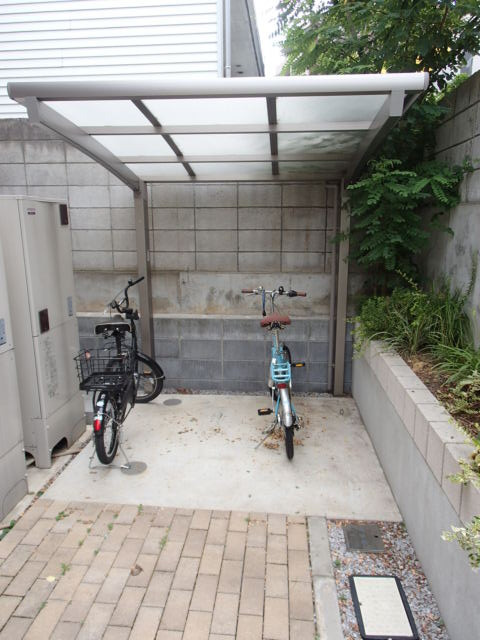 グリーンテラス等々力のその他共用部分|★敷地内屋根付き駐輪場★