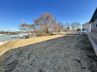 【前面道路含む現地写真】 | 千葉市若葉区加曽利町　土地　JR総武線「千葉」駅 | お散歩も快適な緑に恵まれた住宅地は、伸び伸びスローライフを叶えてくれます。自然豊富な季節の移ろいを身近に感じられる環境。小学校や幼稚園・保育園が徒歩圏内♪家庭も、安心して新生活をスタートできますね♪♪