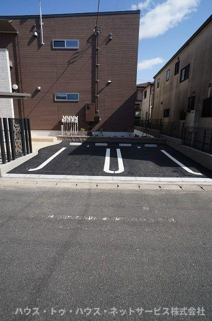 クレセールの駐車場