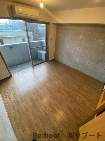 ドミール妙典の居間・リビング