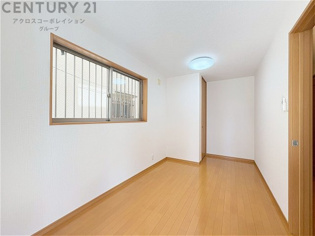 リラックスできるプライベート空間で、快適な睡眠をサポート。個人の好みに合わせたインテリアや寝具で心地良さを追求。プライベートな時間を過ごし、リフレッシュする場所におすすめです。
