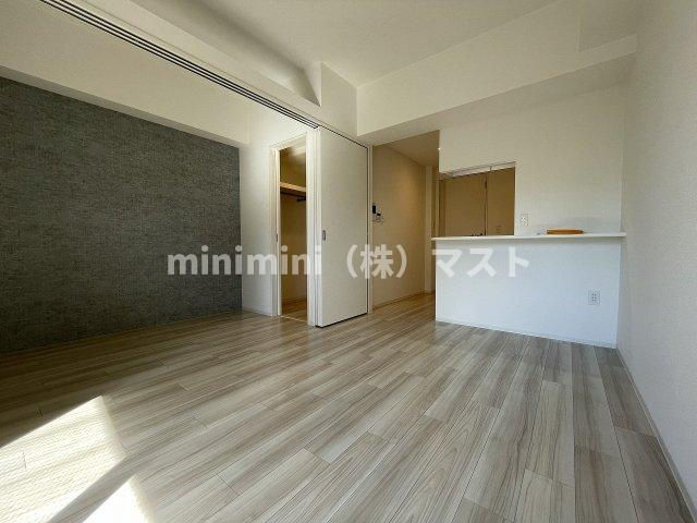 セレニテ中崎町リアンの居間・リビング