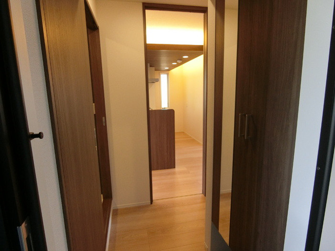 【玄関】Ｄ－ＲＯＯＭ遠見塚Ⅰ
