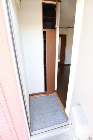 ルナハイツの玄関