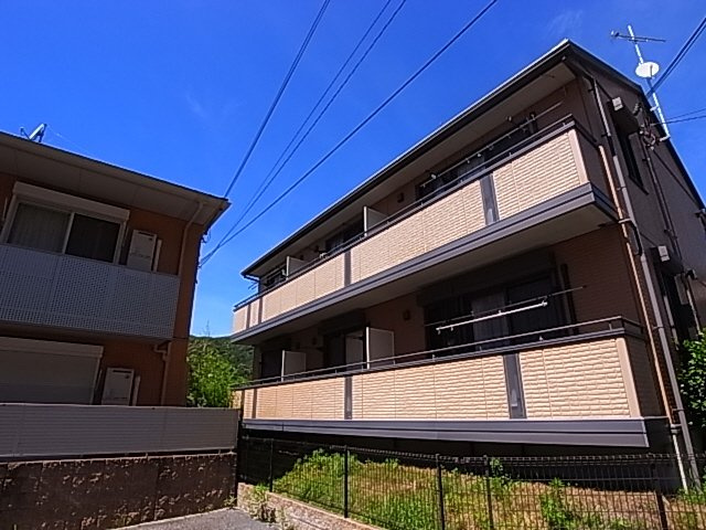 神戸市北区谷上西町のアパートの外観