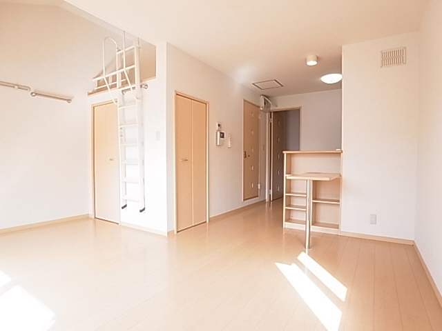 神戸市北区谷上西町のアパートの居間・リビング|洋室