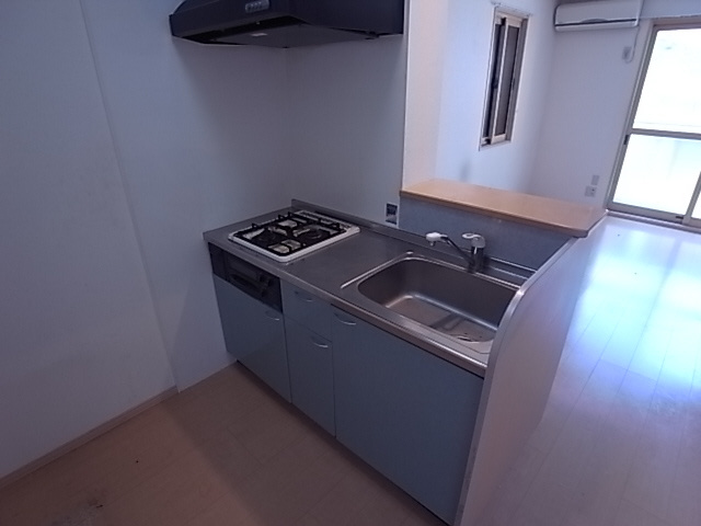 神戸市北区谷上西町のアパートのキッチン|システムキッチン（ガス２口）