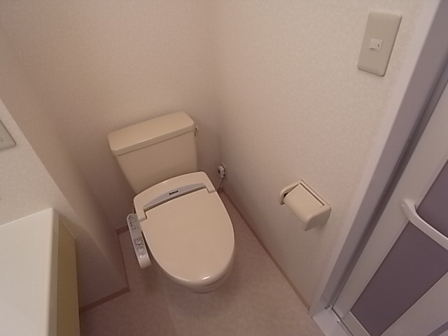 神戸市北区谷上西町のアパートのトイレ|ウォッシュレット付トイレ