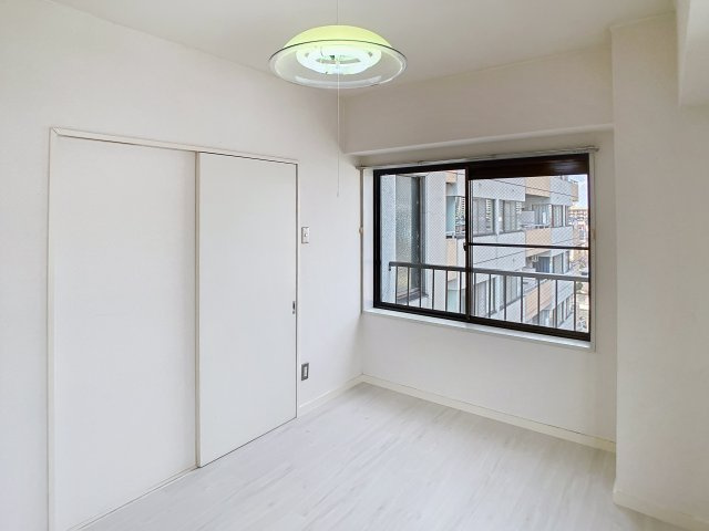 上町サンタウンの洋室