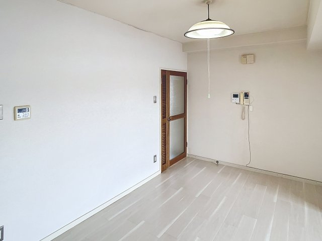 上町サンタウンの洋室