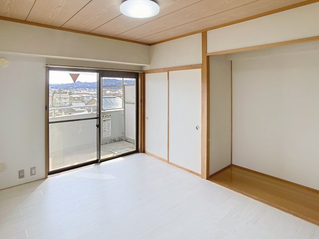 上町サンタウンの洋室