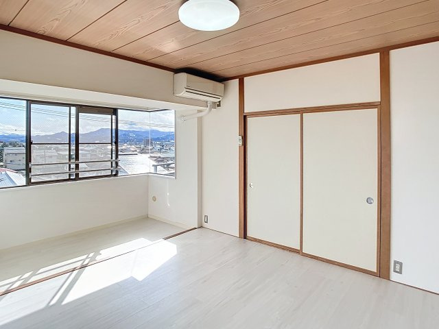 上町サンタウンの洋室