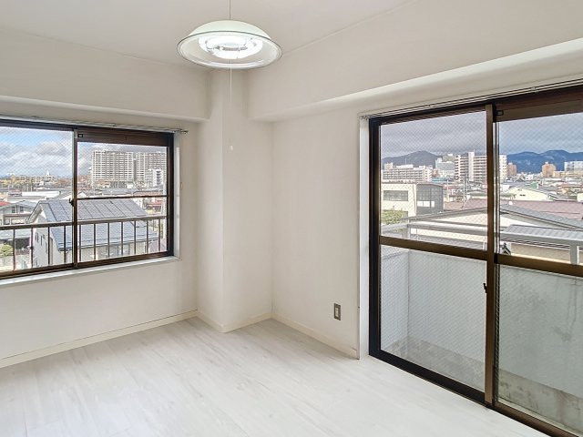 上町サンタウンの洋室