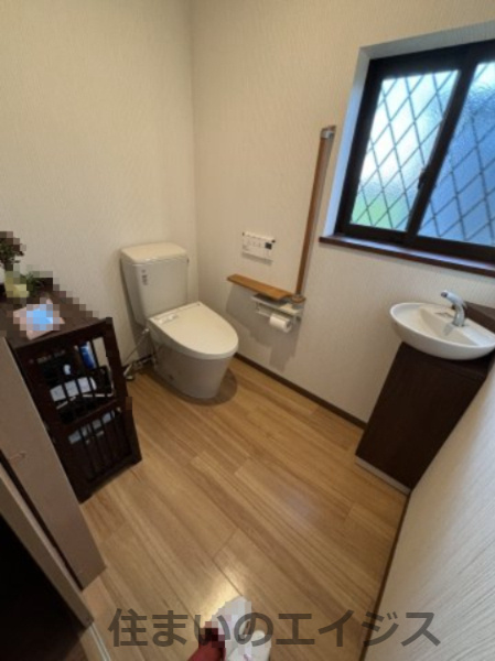 氷川町中古戸建のトイレ|ゆったりとした空間のトイレです
