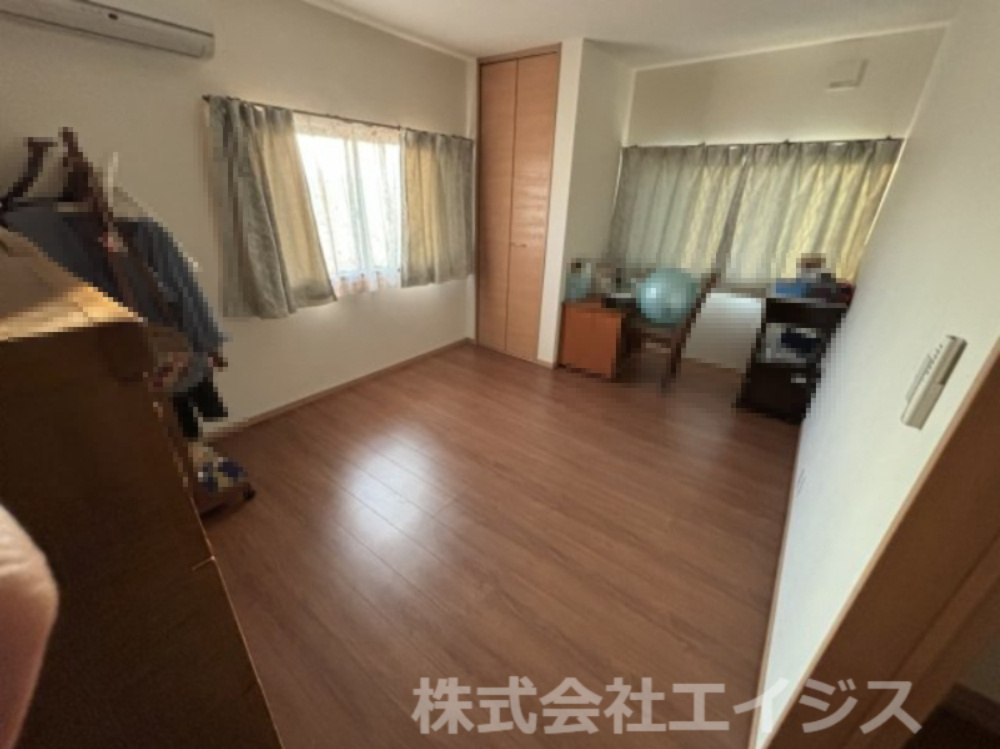 氷川町中古戸建の洋室|きれいな洋室です