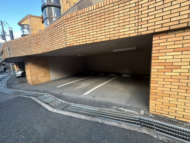 新芦屋ハイタウンの駐車場