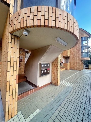 新芦屋ハイタウンのエントランス