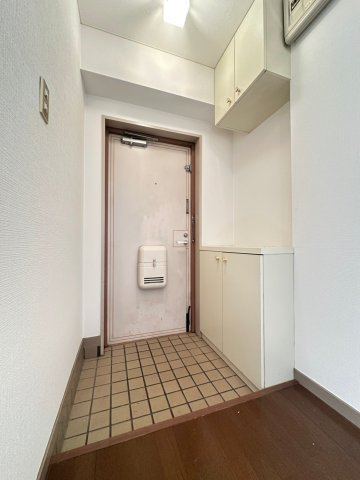 新芦屋ハイタウンの玄関