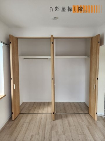 レジデンシャルウエストサイドの収納|同物件、別部屋写真